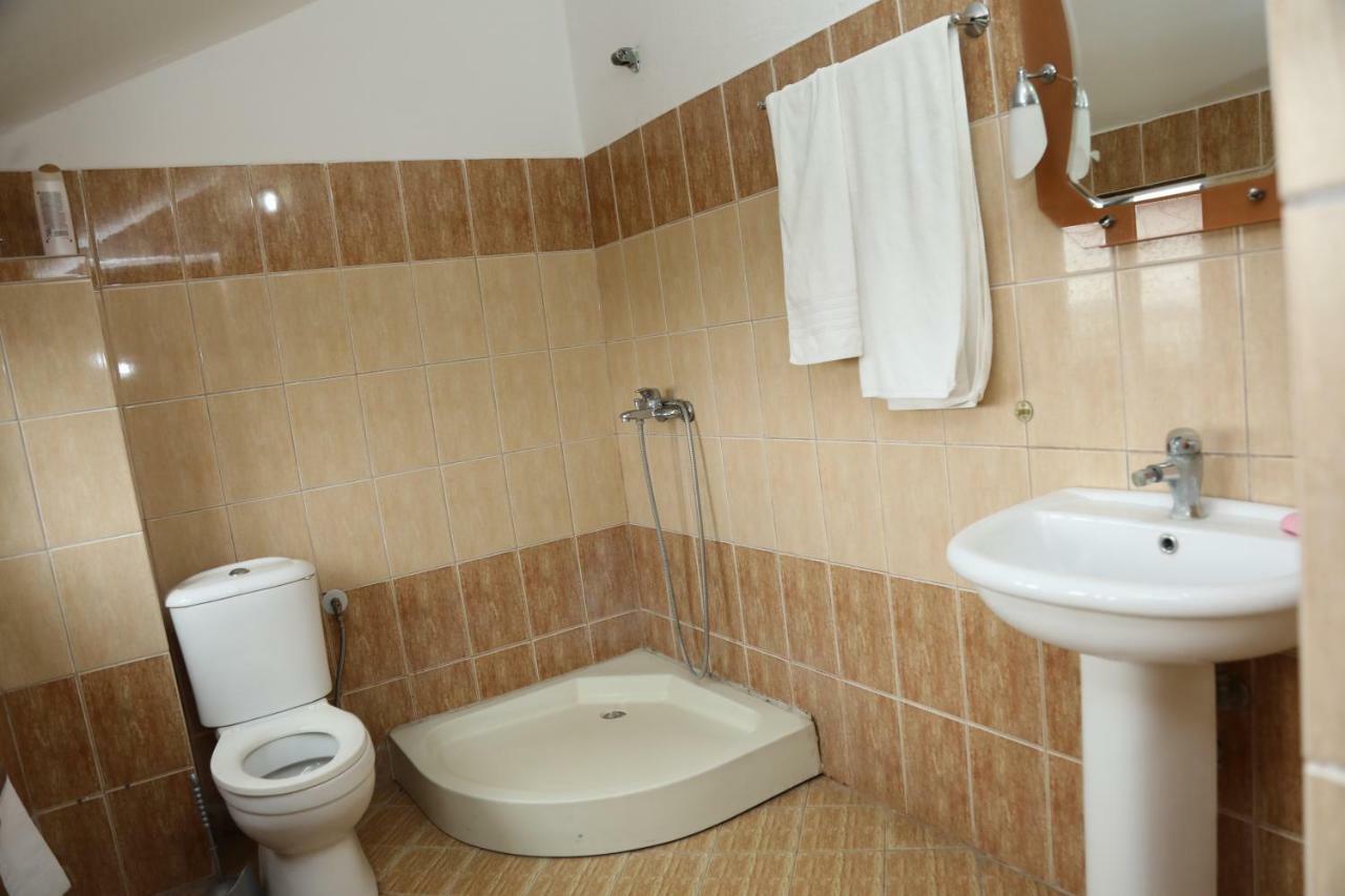 Hotel Villa Kabashi Korce Luaran gambar