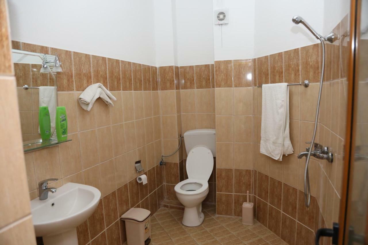 Hotel Villa Kabashi Korce Luaran gambar