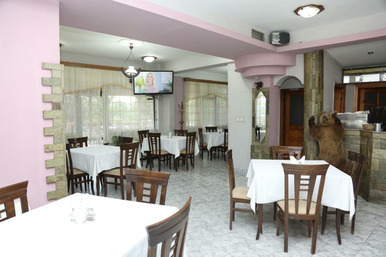 Hotel Villa Kabashi Korce Luaran gambar